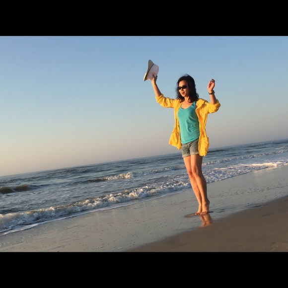 Meet your Posher, EileenZ18418 - Picture 2 of 7